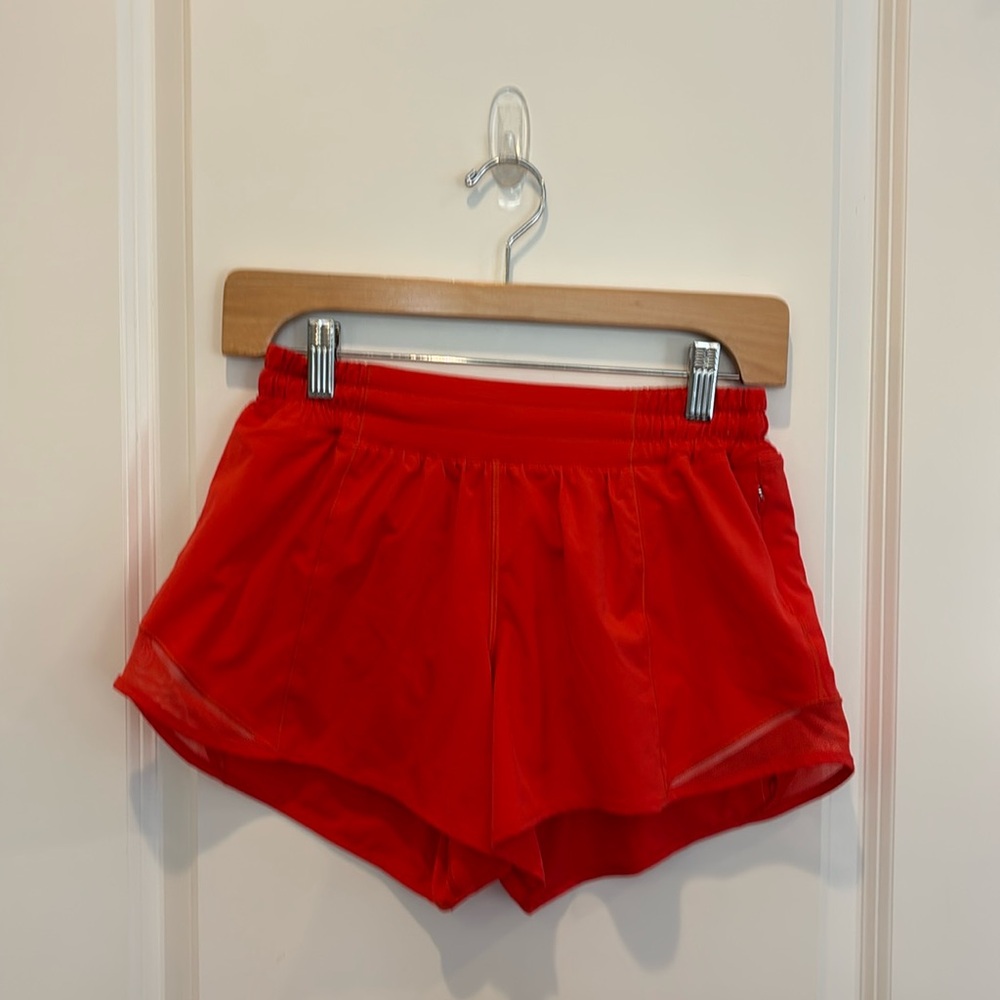 Lululemon low rise hotty hot shorts